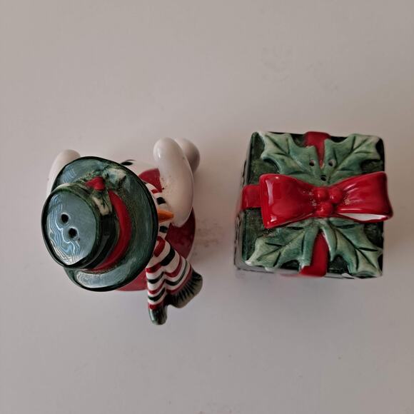 Vintage Fitz and Floyd Snowman Gift Box Christmas Holiday Salt & Pepper Shaker - Picture 6 of 9